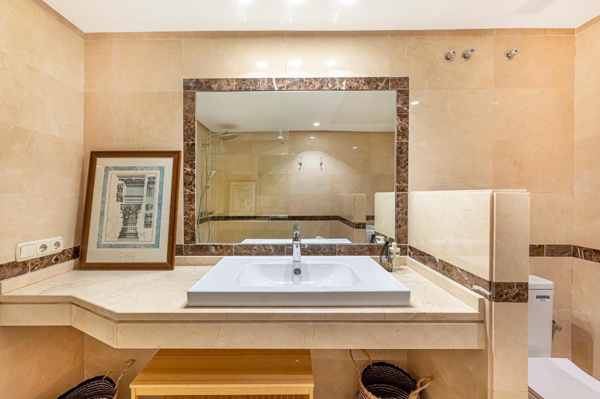 Apartment Renovated In 2024 - With Pool And Parking