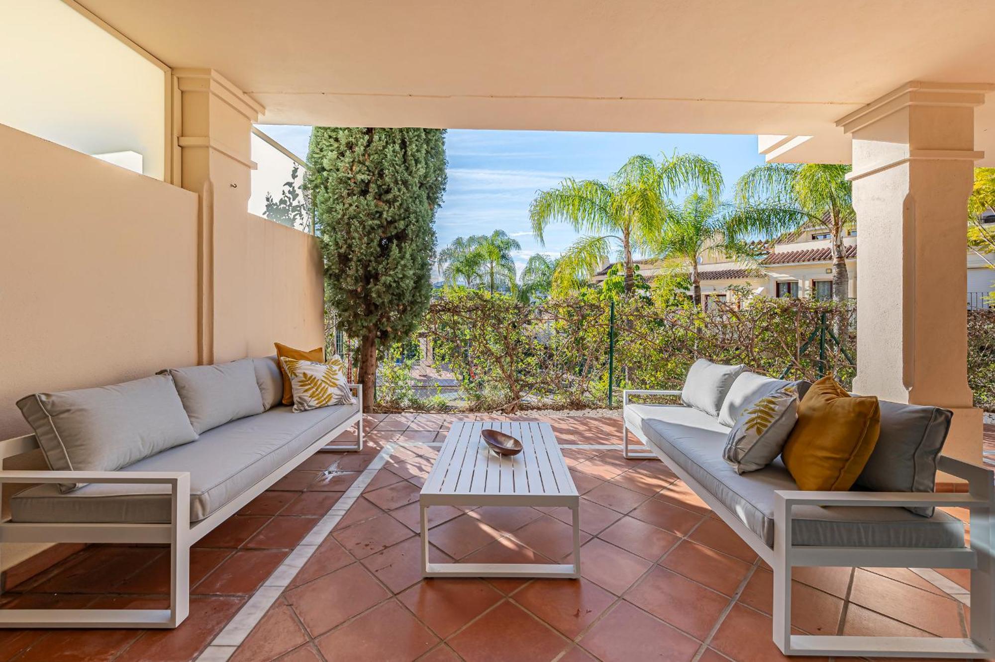 Renovated In 2024 - With Pool And Parking *