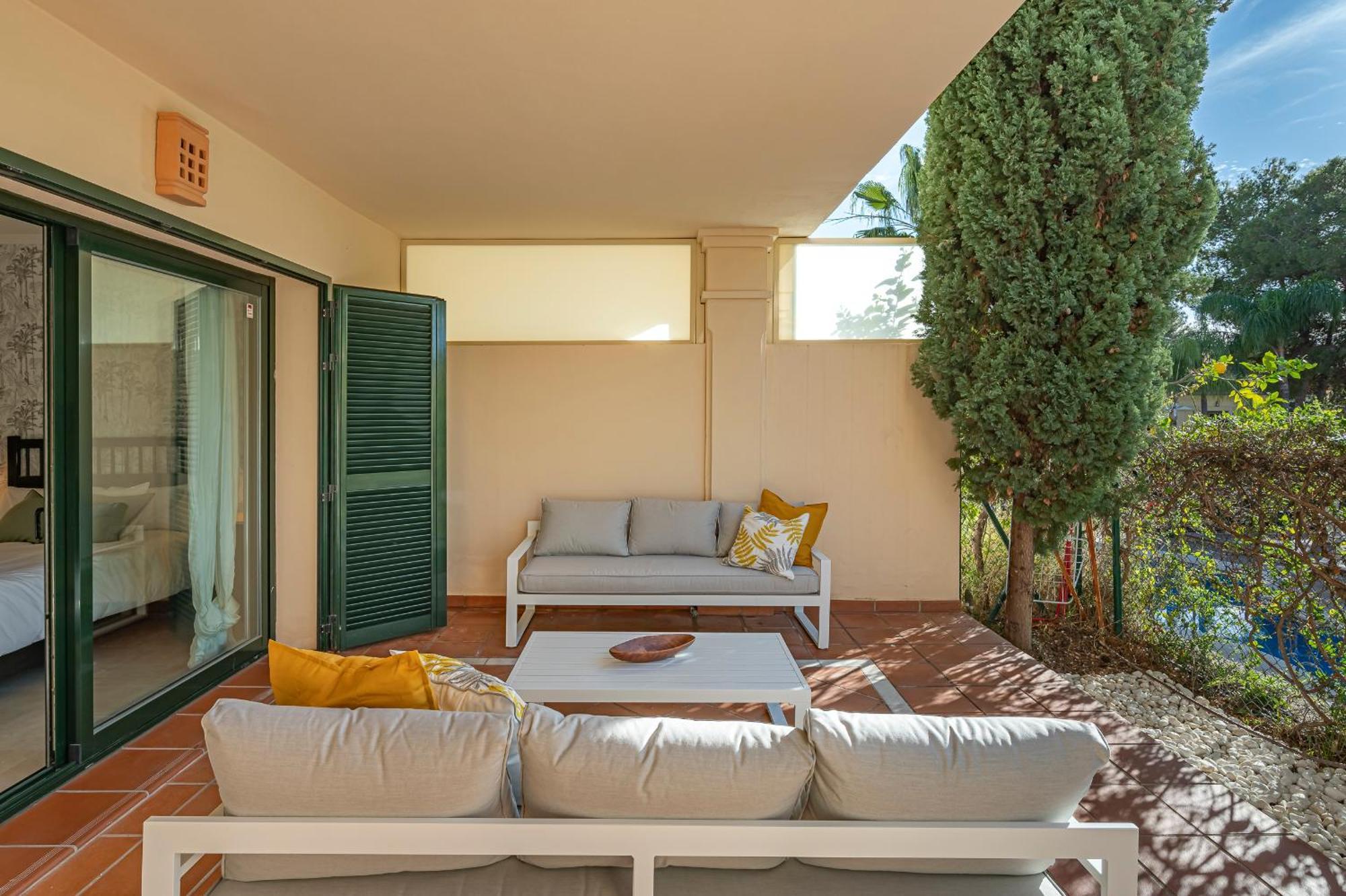 Renovated In 2024 - With Pool And Parking Apartment *